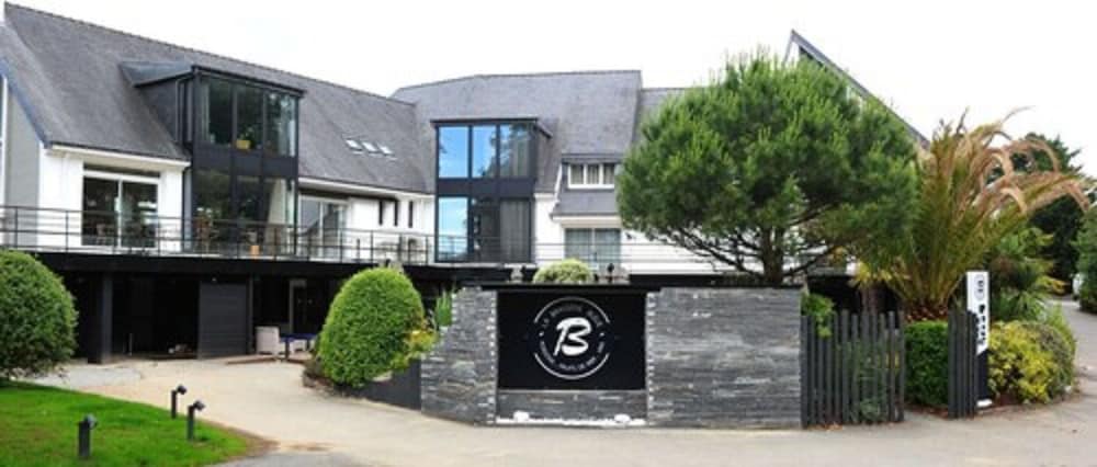 Golfe Hotel 52/54