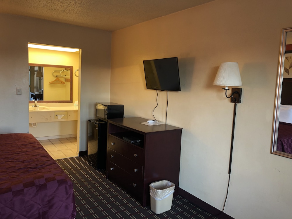 Americas Best Value Inn Suites 26/36
