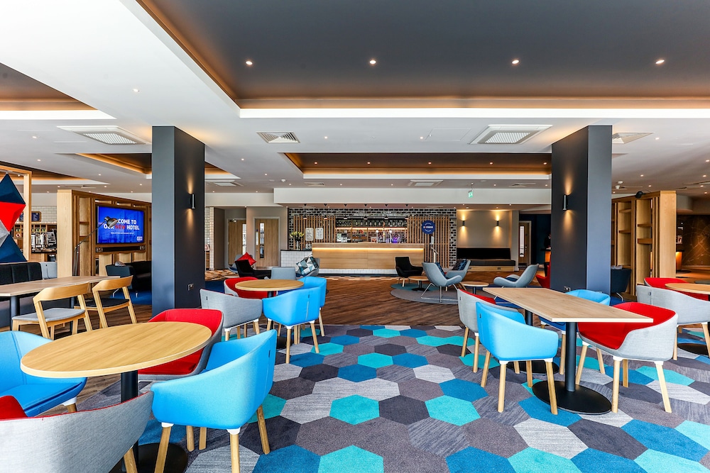 Holiday Inn Express Bicester 35/49