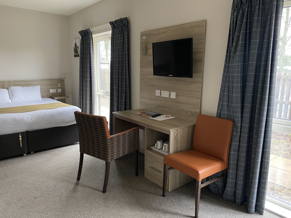 The Lodge At Perth Racecourse 43/62