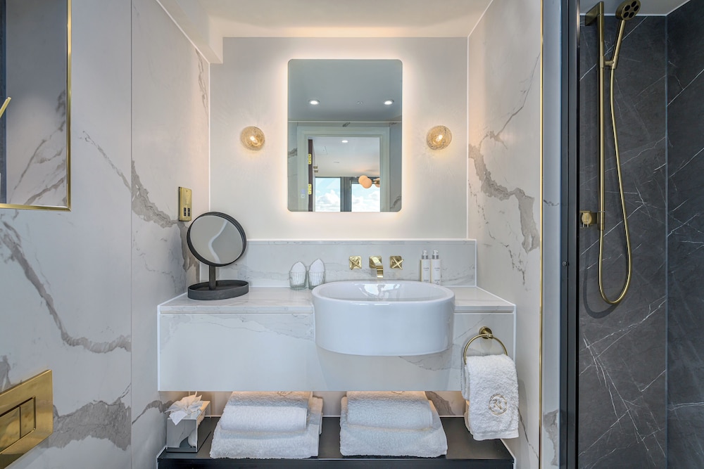 Righ Residences 37/38