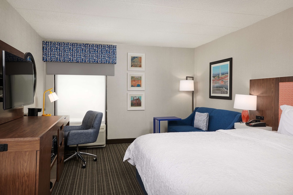 Hampton Inn Fairfax City 8/40