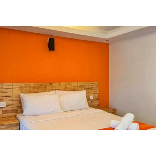 Garden, Chalet, Queen Bed
