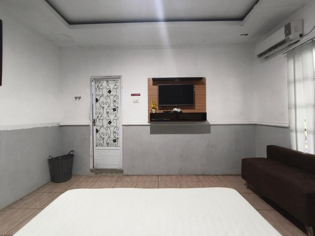 Hotel O near Mall Boemi Kedaton formerly House Of Tuwuh 1 8/10