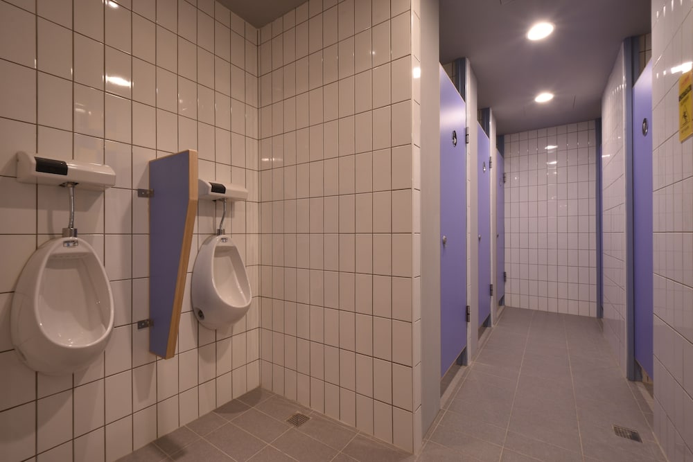 Taipei Travelers International Hostel 32/34