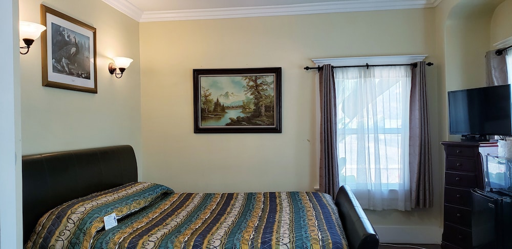 Santa Paula Inn 20/56