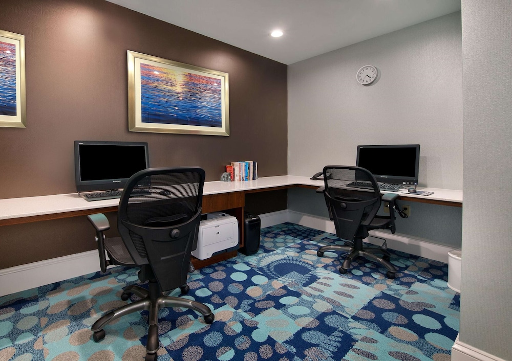 HAMPTON INN NAPLES I-75 48/59