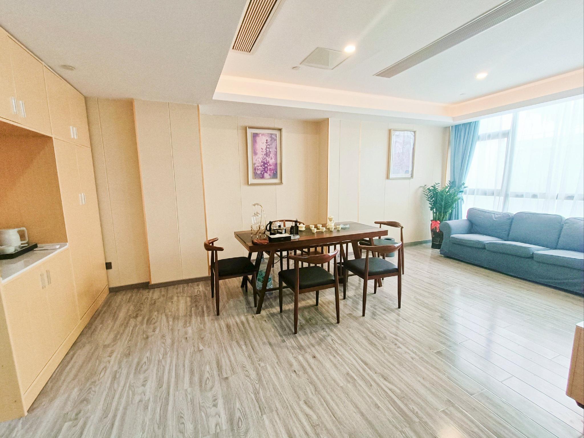 Lavande Hotel (Shenzhen North Railway Station Qinghu Metro Station) 38/50