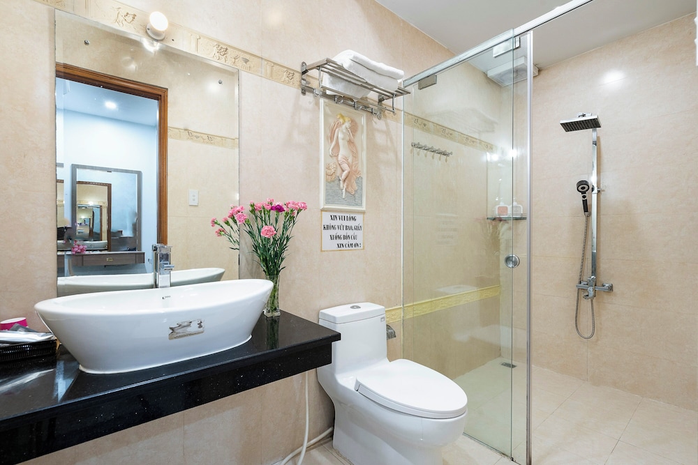 Lucky Star Hotel 266 De Tham 35/38