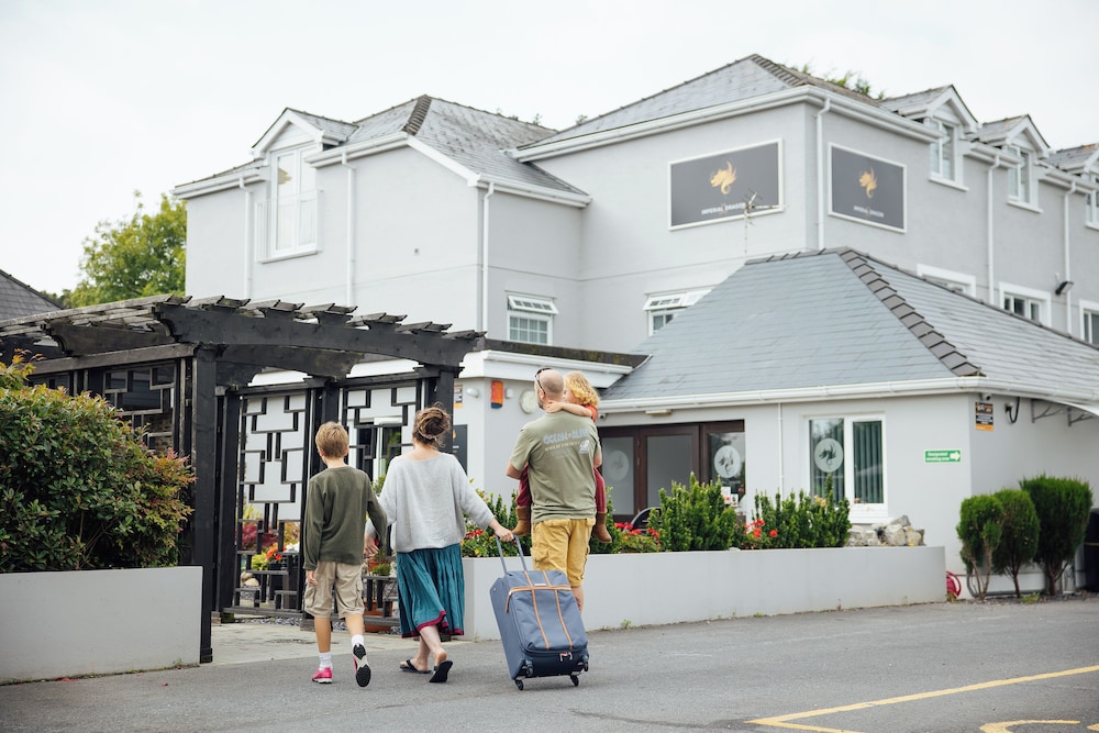 The Woodridge Inn Hotel 46/54
