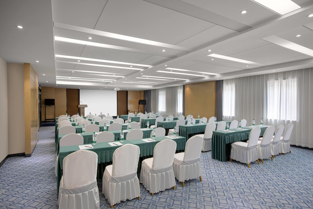 Wyndham Garden Urumchi Tianshan International Airport 14/18