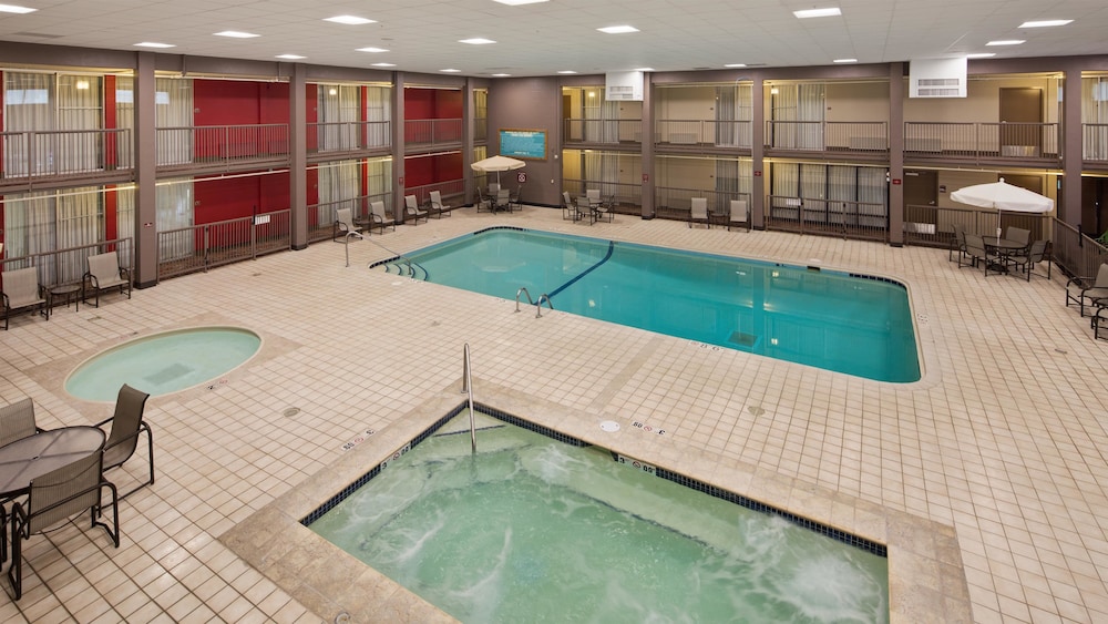 Best Western Plus Willmar 23/58