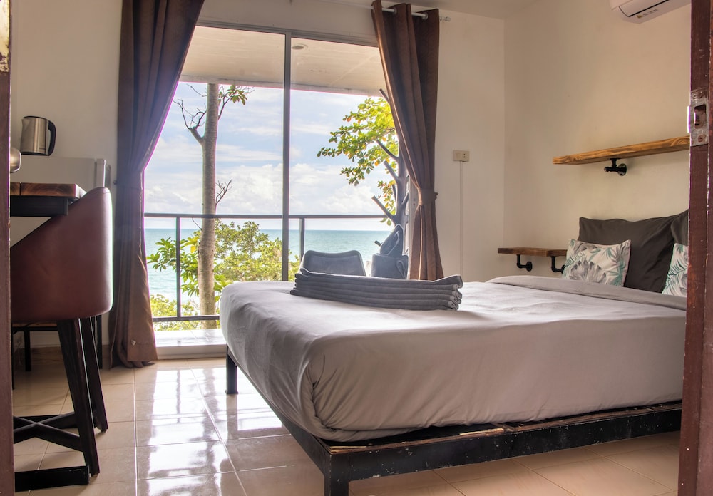 TOP, BUNGALOW, BALCONY