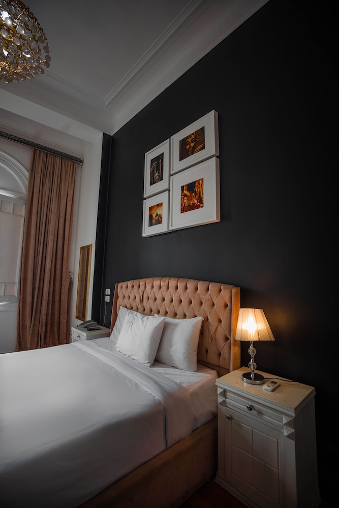 ROOM, DOUBLE BED, CITY VIEW