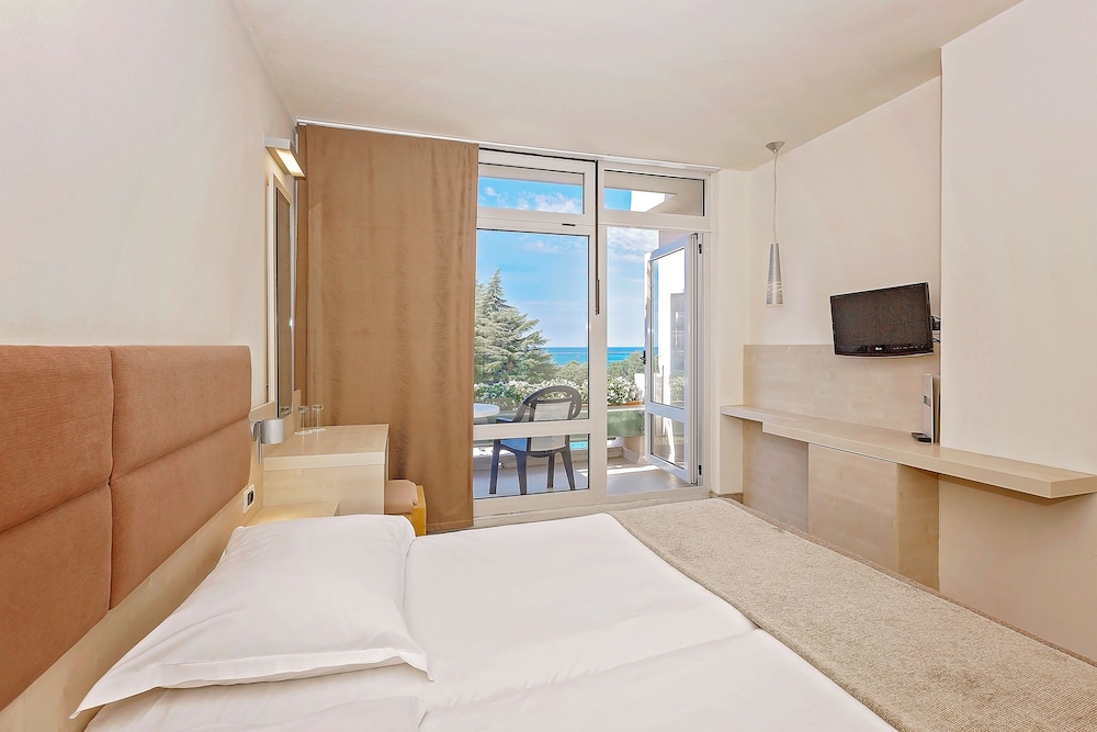 Superior, Sea View, Balcony