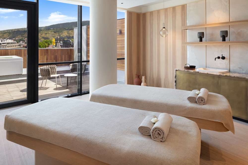 Paragraph Freedom Square, a Luxury Collection Hotel, Tbilisi 13/50