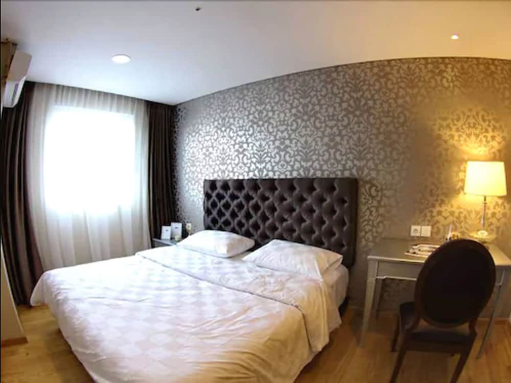 Mg Suites Hotel 8/21
