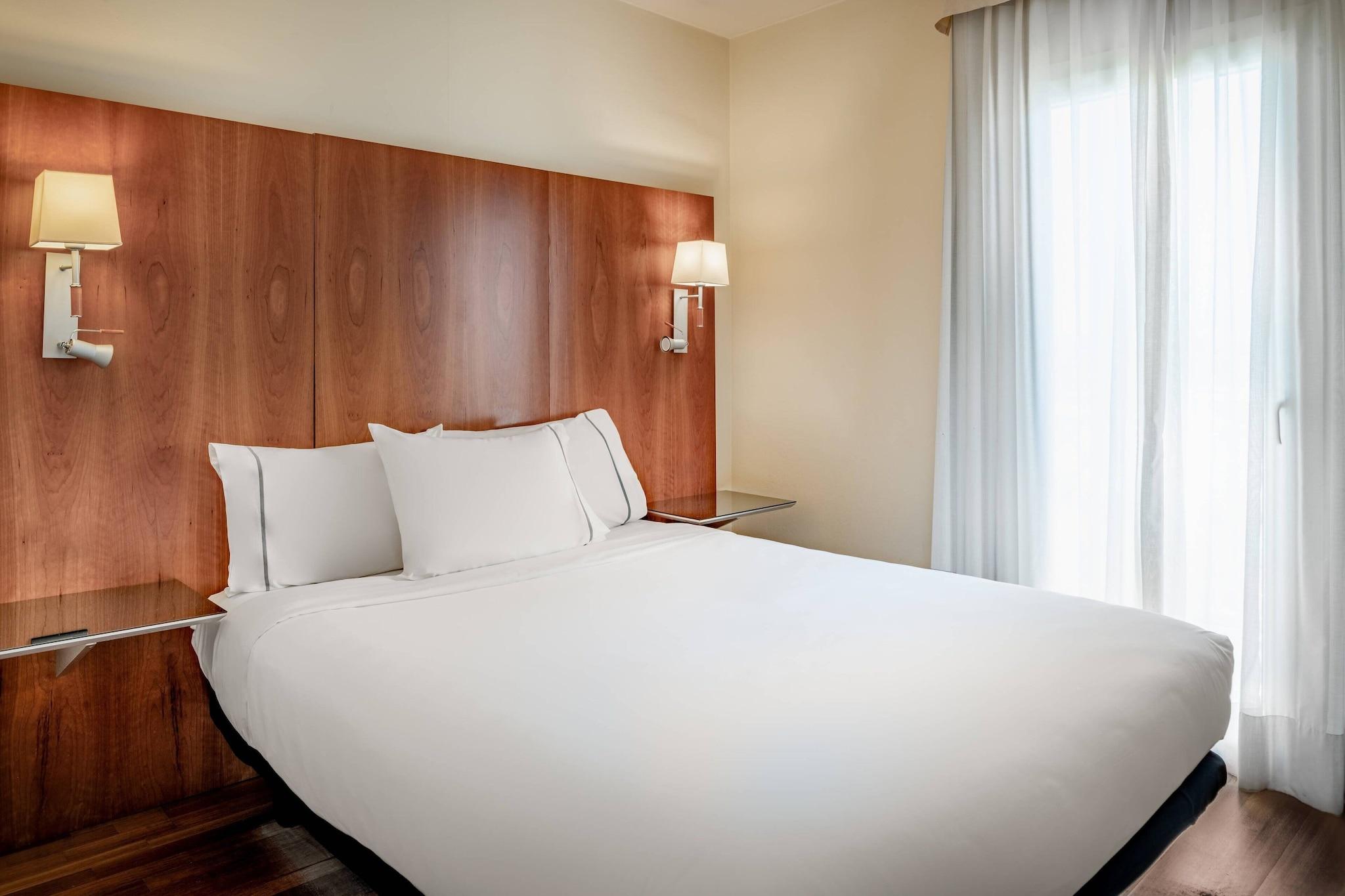 Room, Queen Bed