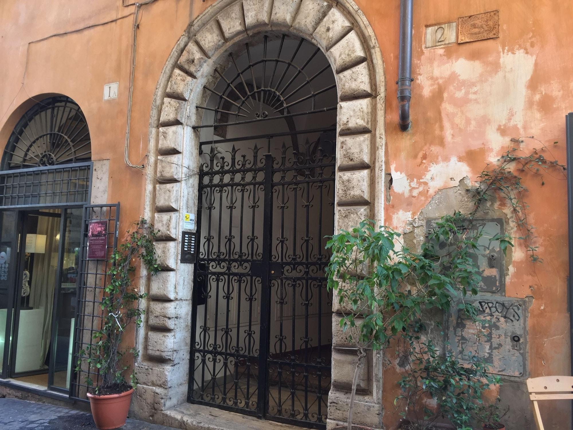 Reginella Suites 1/22