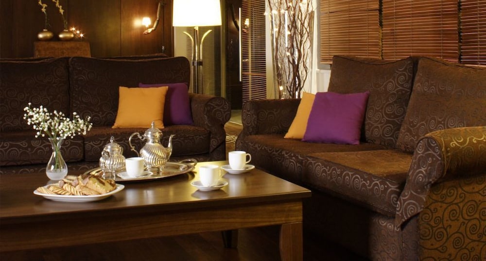Mati Hotel 32/53