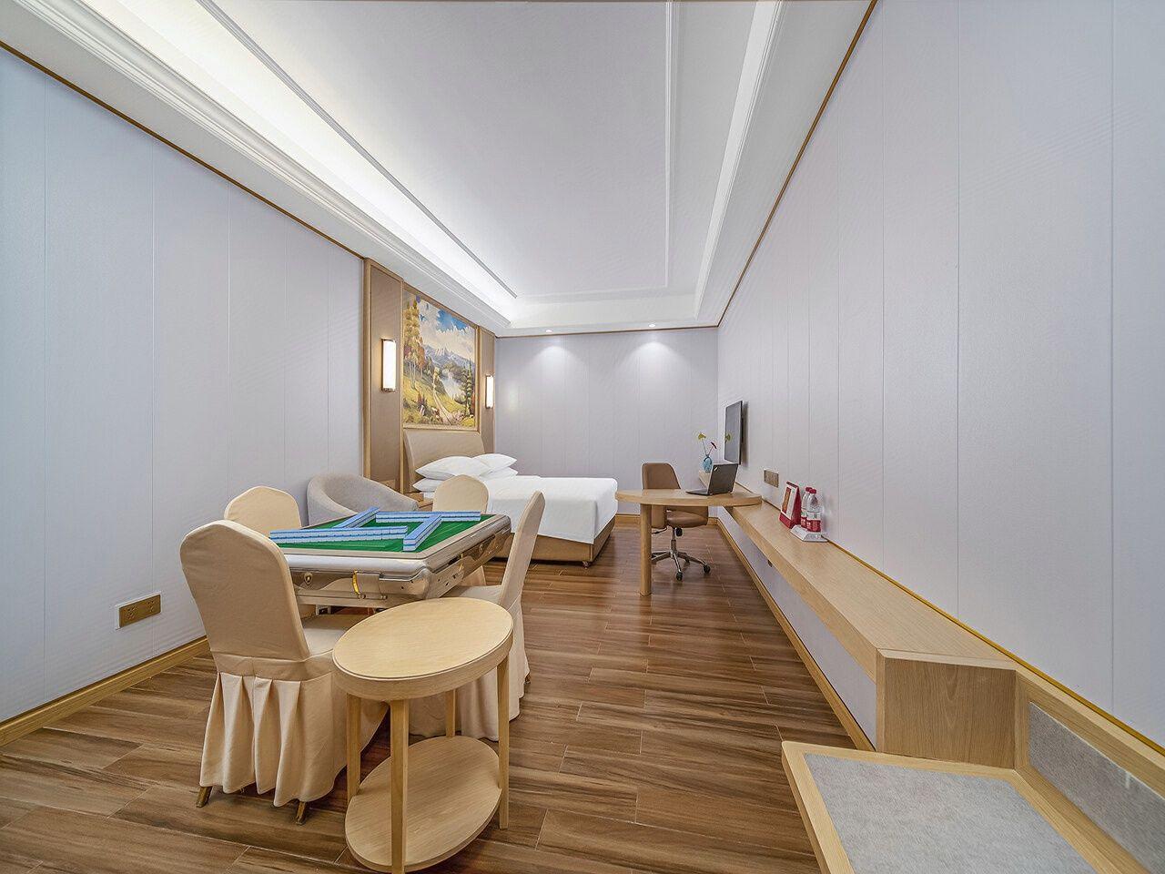 Vienna Hotel (Shenzhen Botanical Garden Road store) 47/52