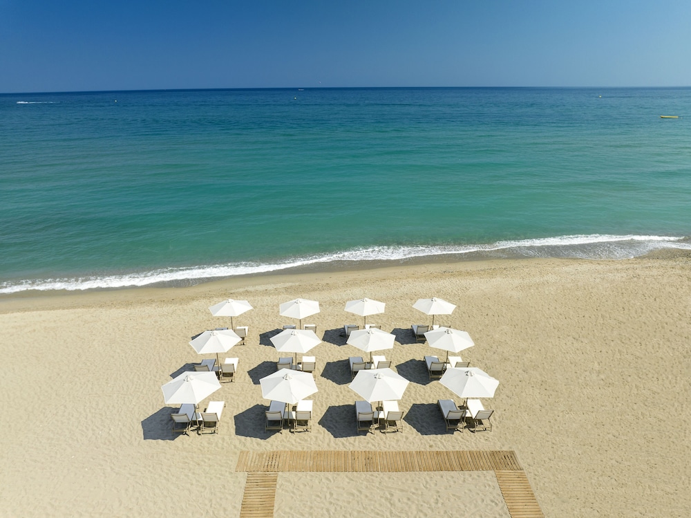 Calla Luxury Seafront Suites 40/50