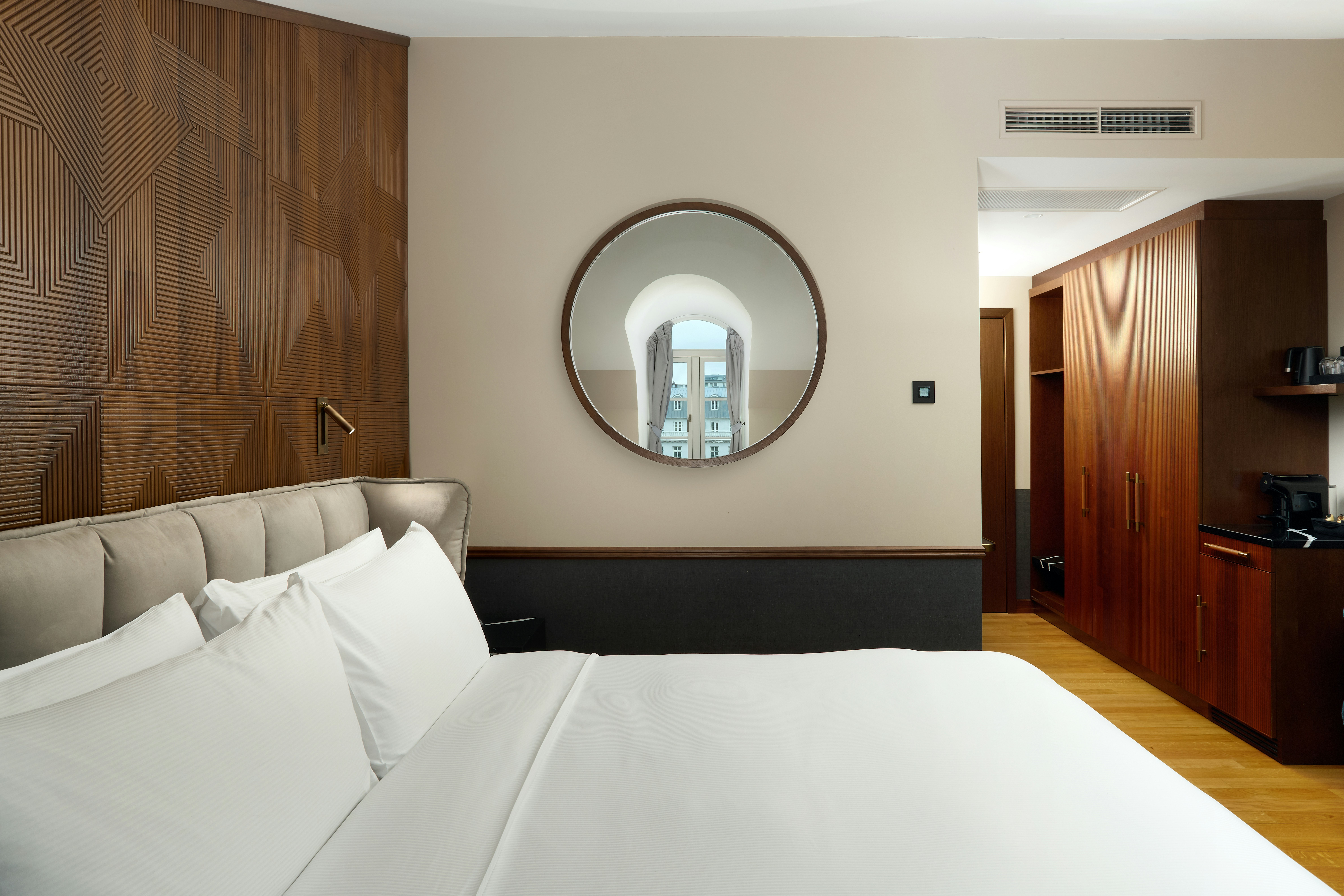 CLASSIC, KING BED