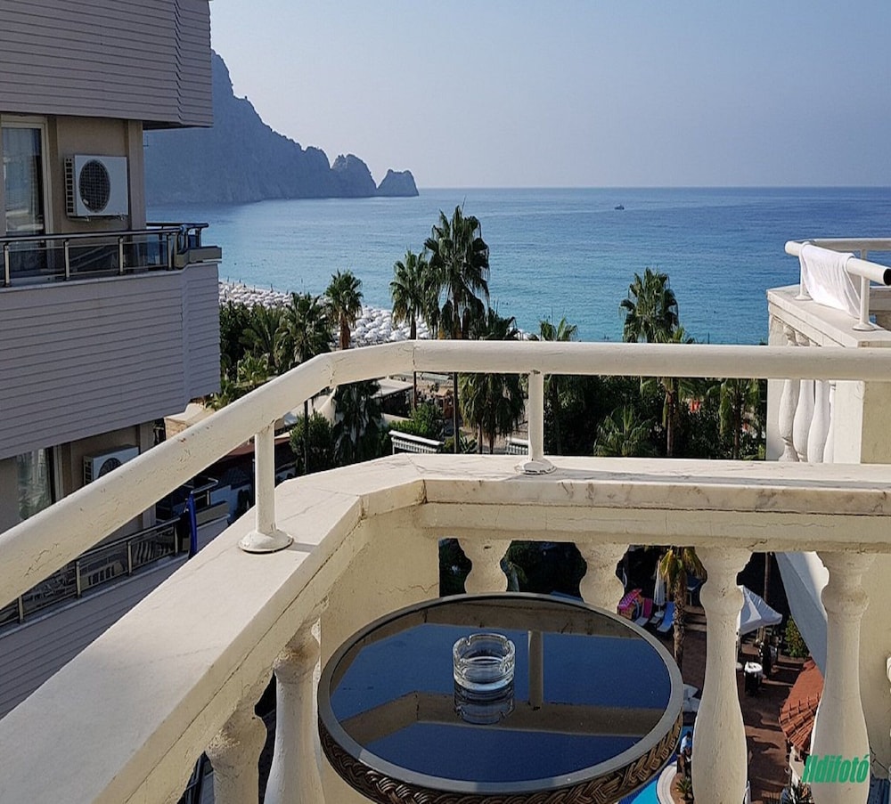 Azak Hotel in ALANYA