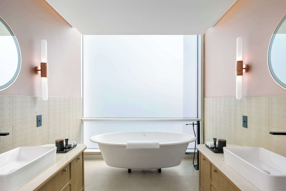 شقة بسريرين منفصلين وسريرين كينج بـ3 غرف نوم، Andaz Doha 3/3