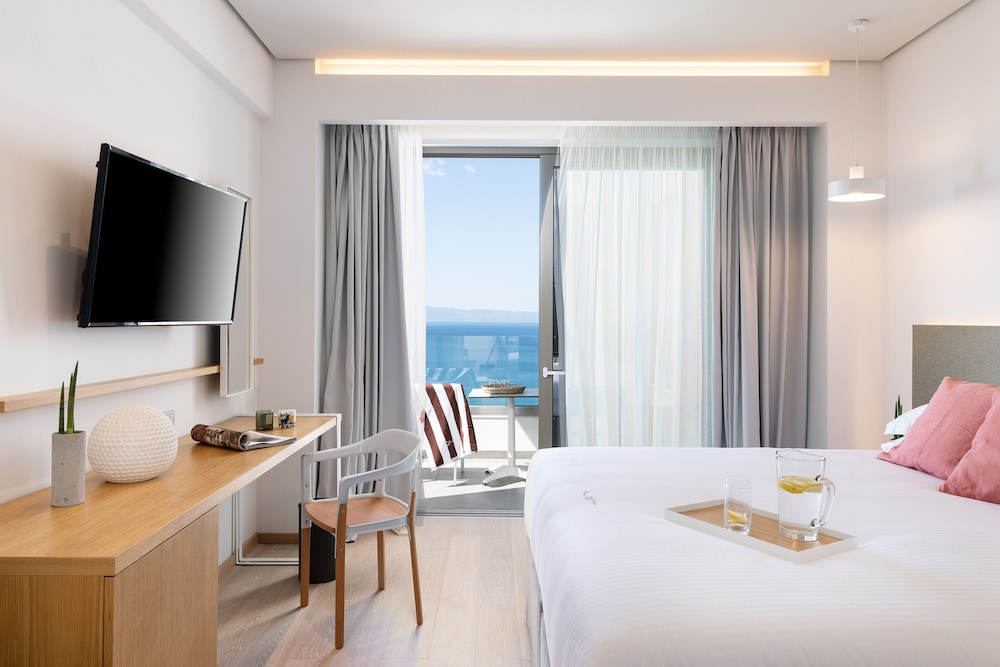 CLASSIC, DOUBLE OR TWIN BED, SEA VIEW, BALCONY