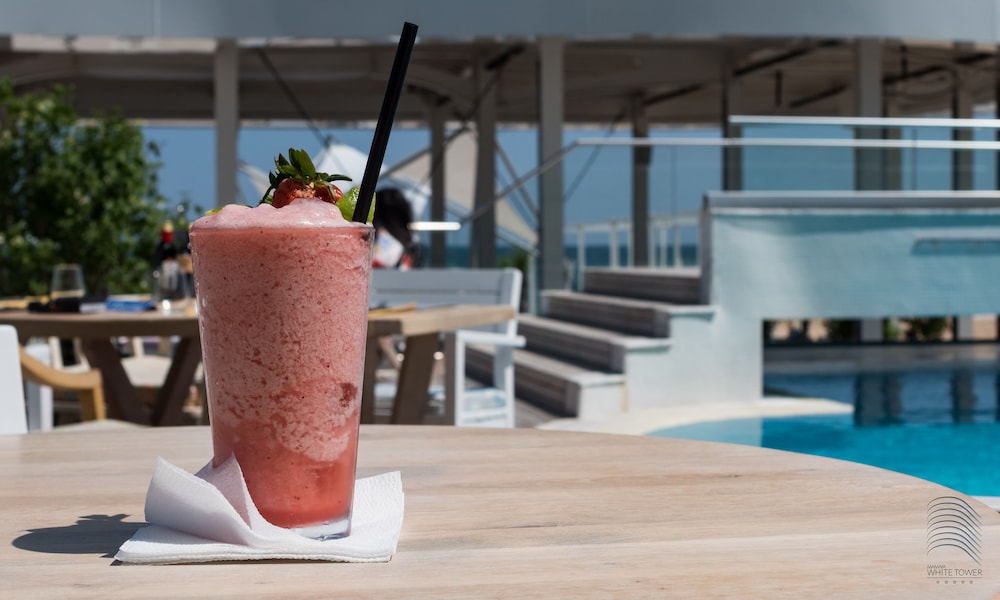 White Tower Mamaia 21/32
