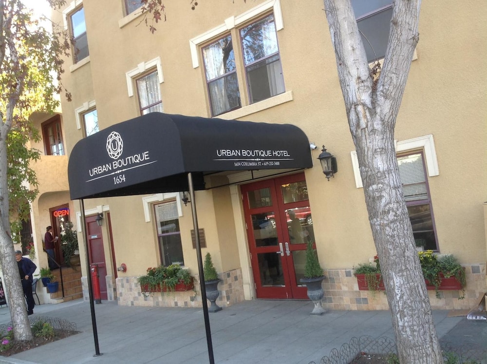 Urban Boutique Hotel 4/82