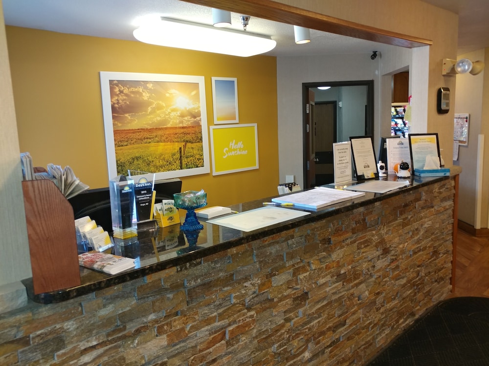 Days Inn & Suites by Wyndham Fargo 19th Ave/Airport Dome 8/26