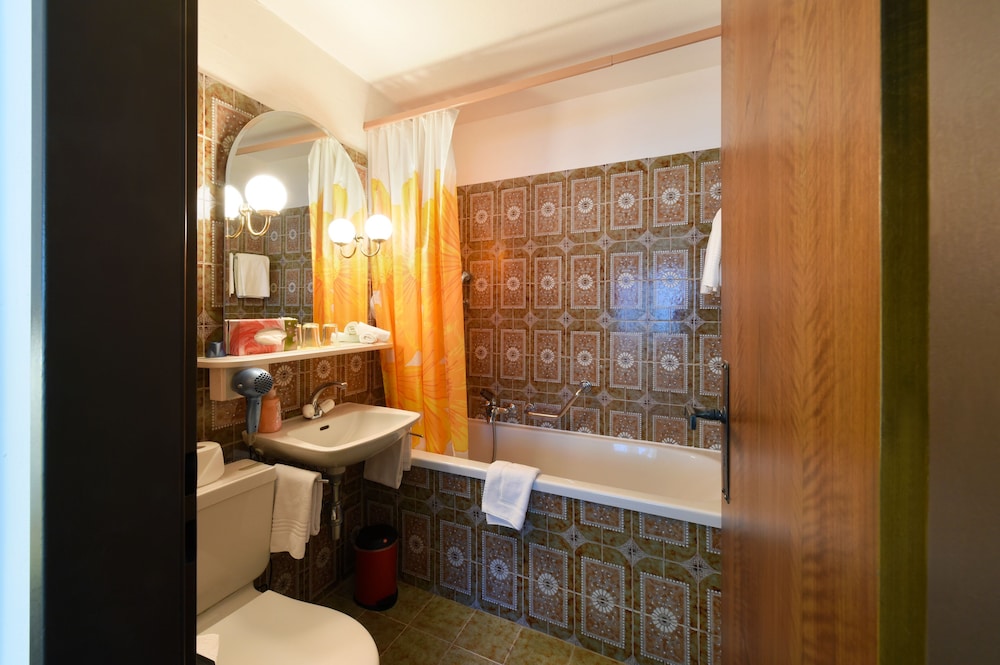 Schlosshotel - Self Check-In Hotel am Schlosspark 41/47