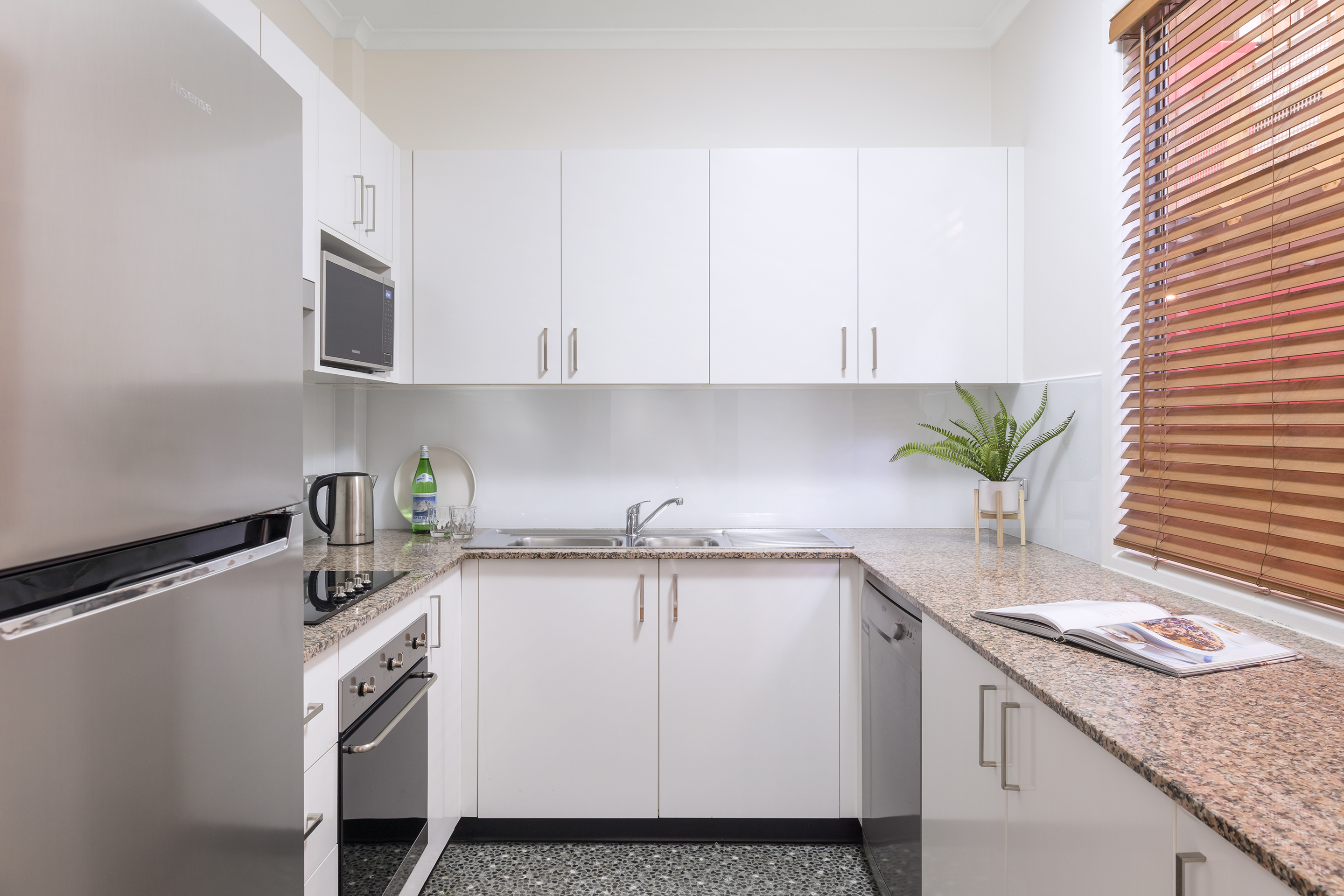 2 Bedrooms, Apartment, City Skyline View، Oaks Sydney Goldsbrough Suites 8/8