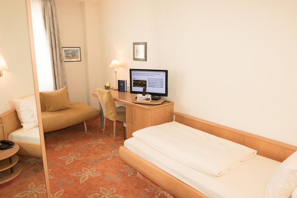 Stadt Munchen Hotel 7/33