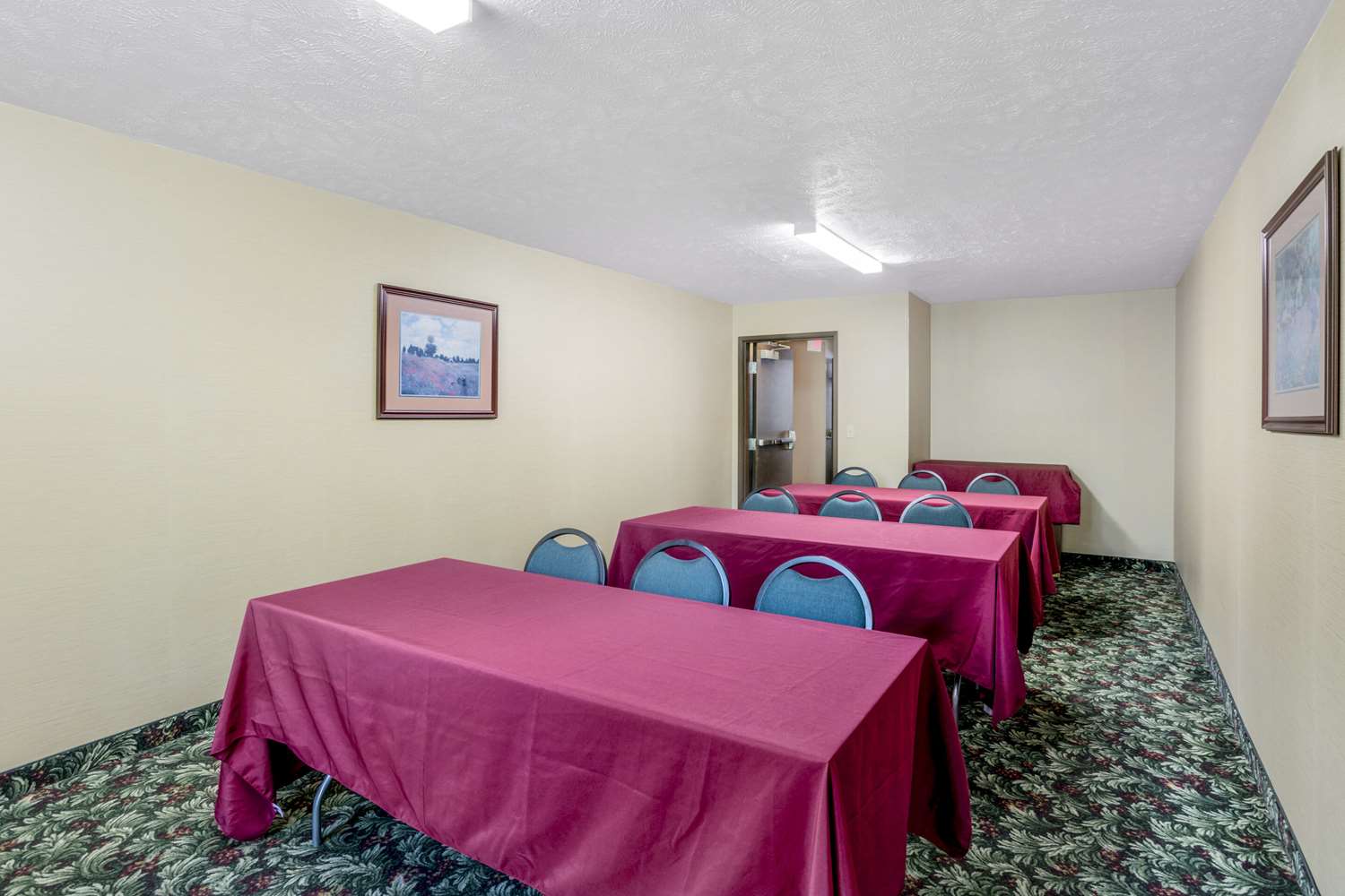 Comfort Inn Huntingdon, PA 7/34