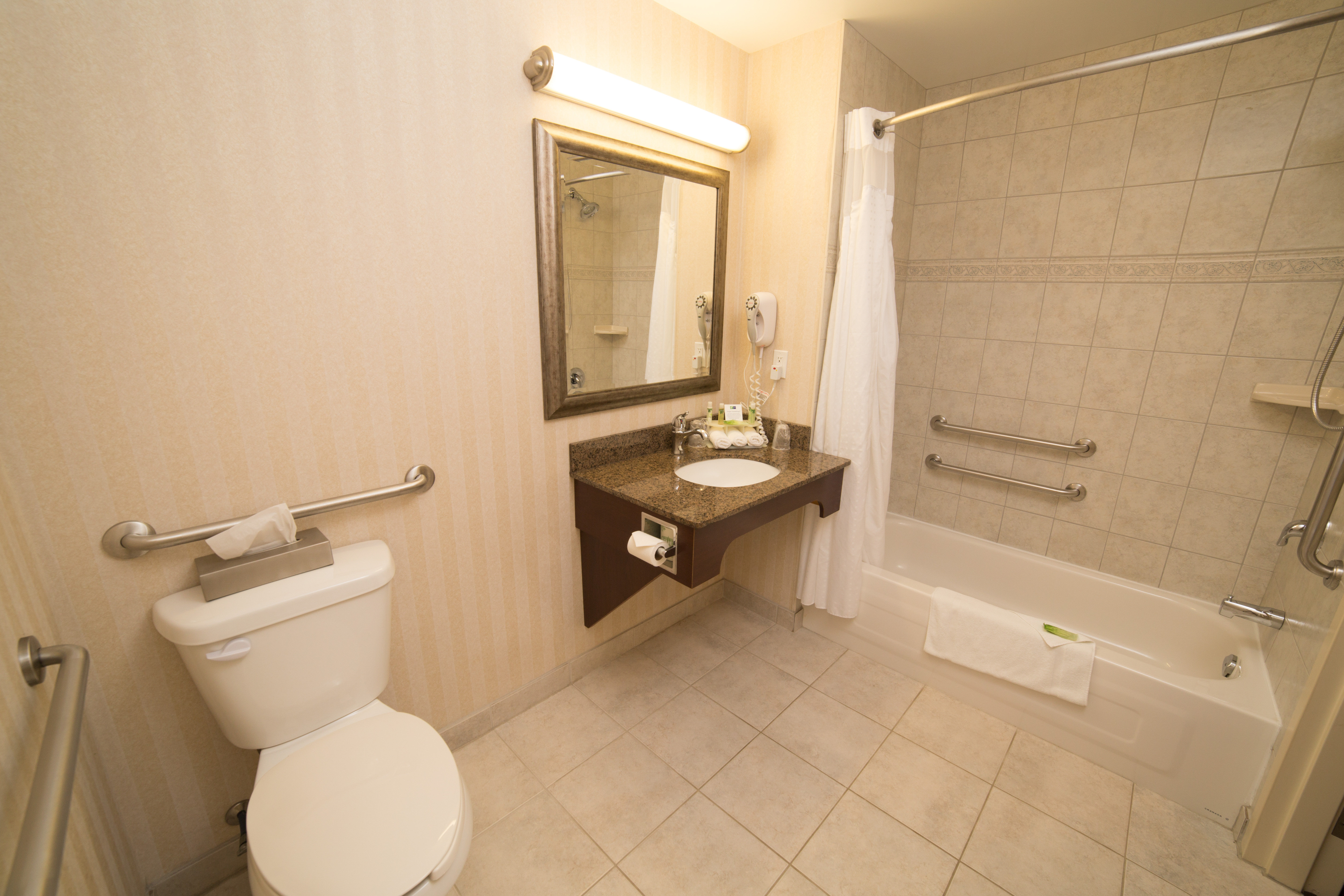 Holiday Inn Express Hotel Suites Whitecourt Southeast 77/78