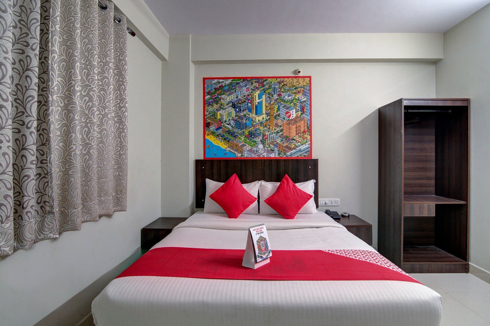 ROOM, DOUBLE OR TWIN BED