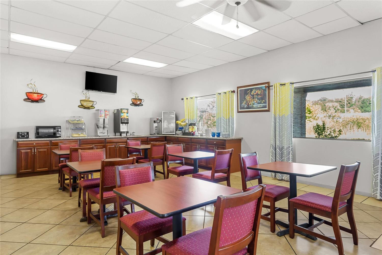 Days Inn by Wyndham Huntington 20/30