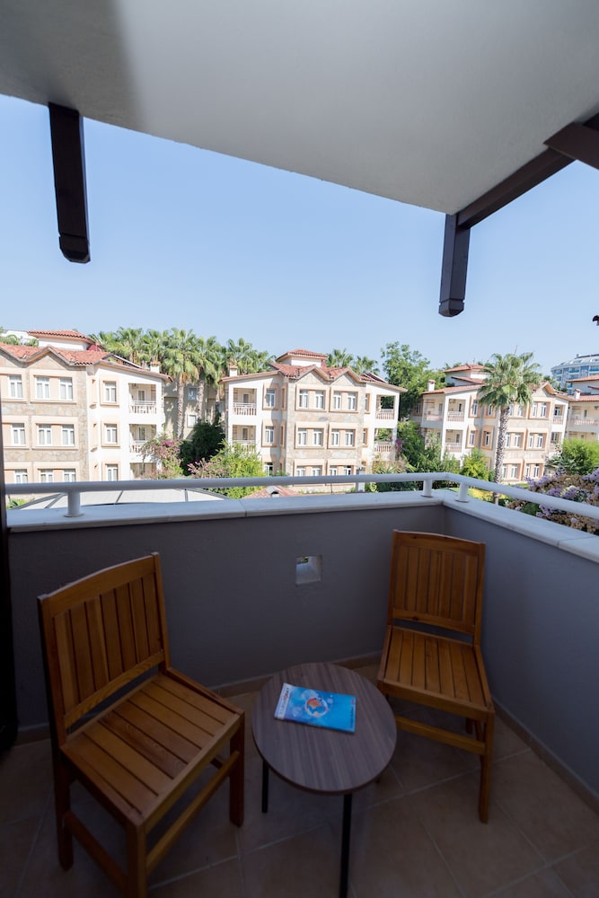 Side Village Hotel 31/46