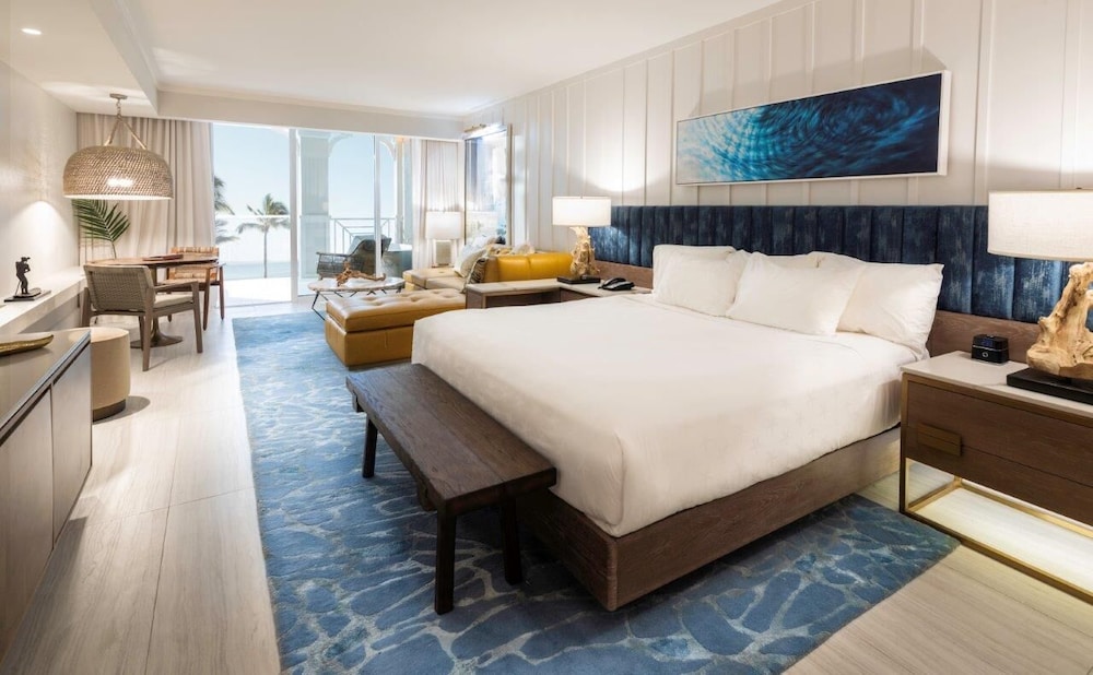 Premier, Studio, Suite, King Bed, Ocean Front, Sofa