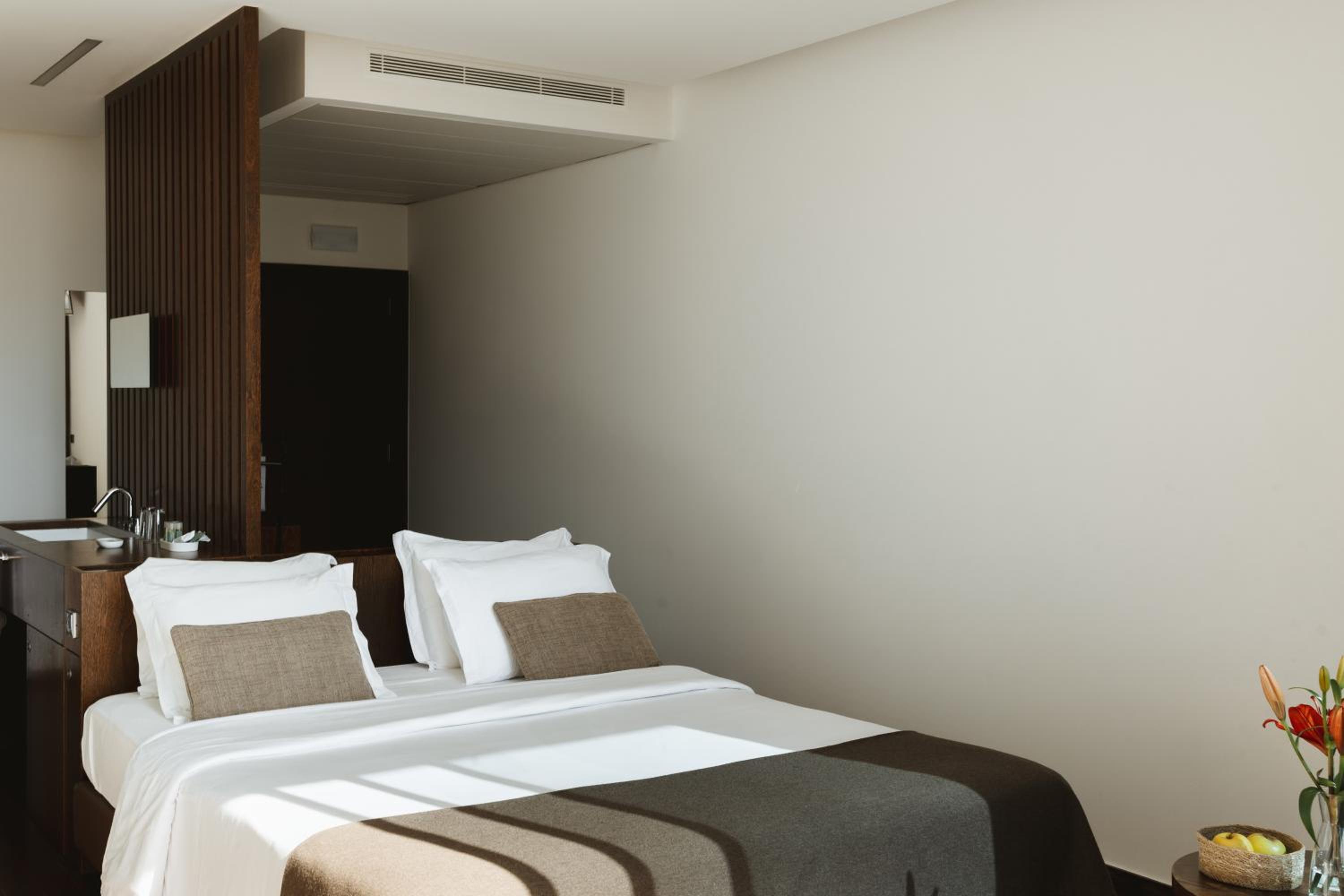 Room, Double or Twin Bed, Garden View