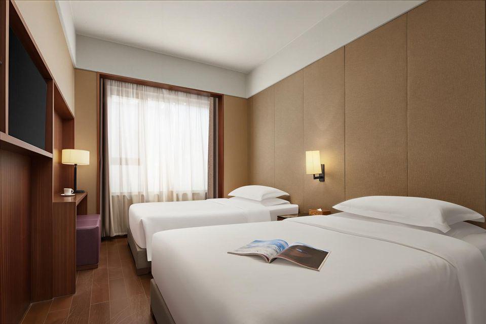 Ruili Hotel 12/40