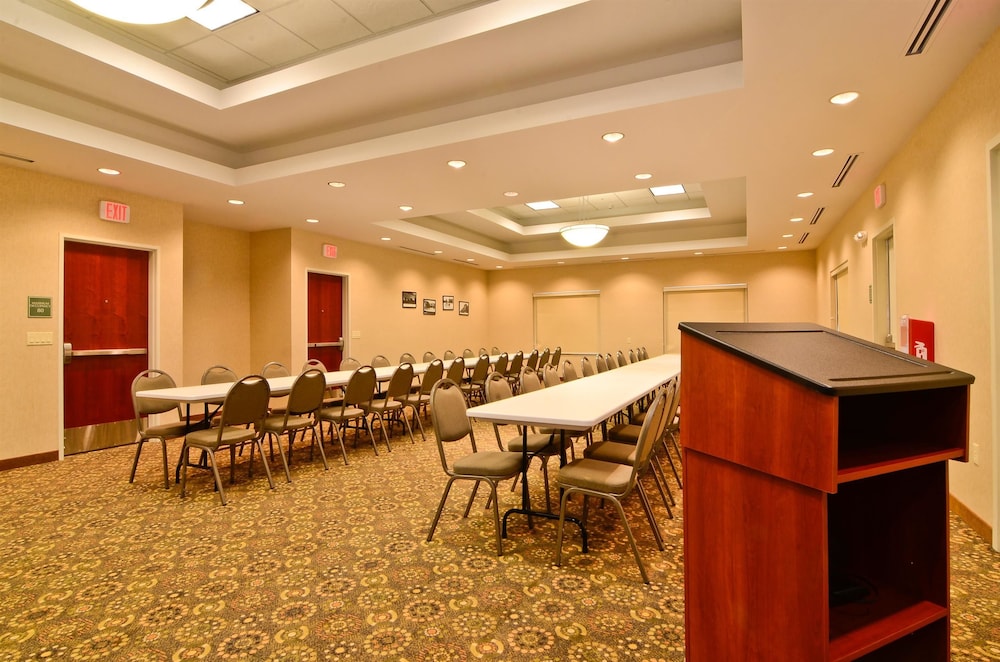 Best Western Plus Fossil Country Inn & Suites 29/32