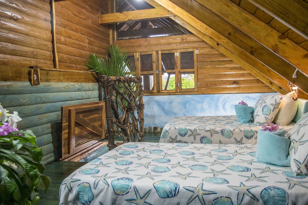 Chalet Tropical Village B&amp;B 53/74