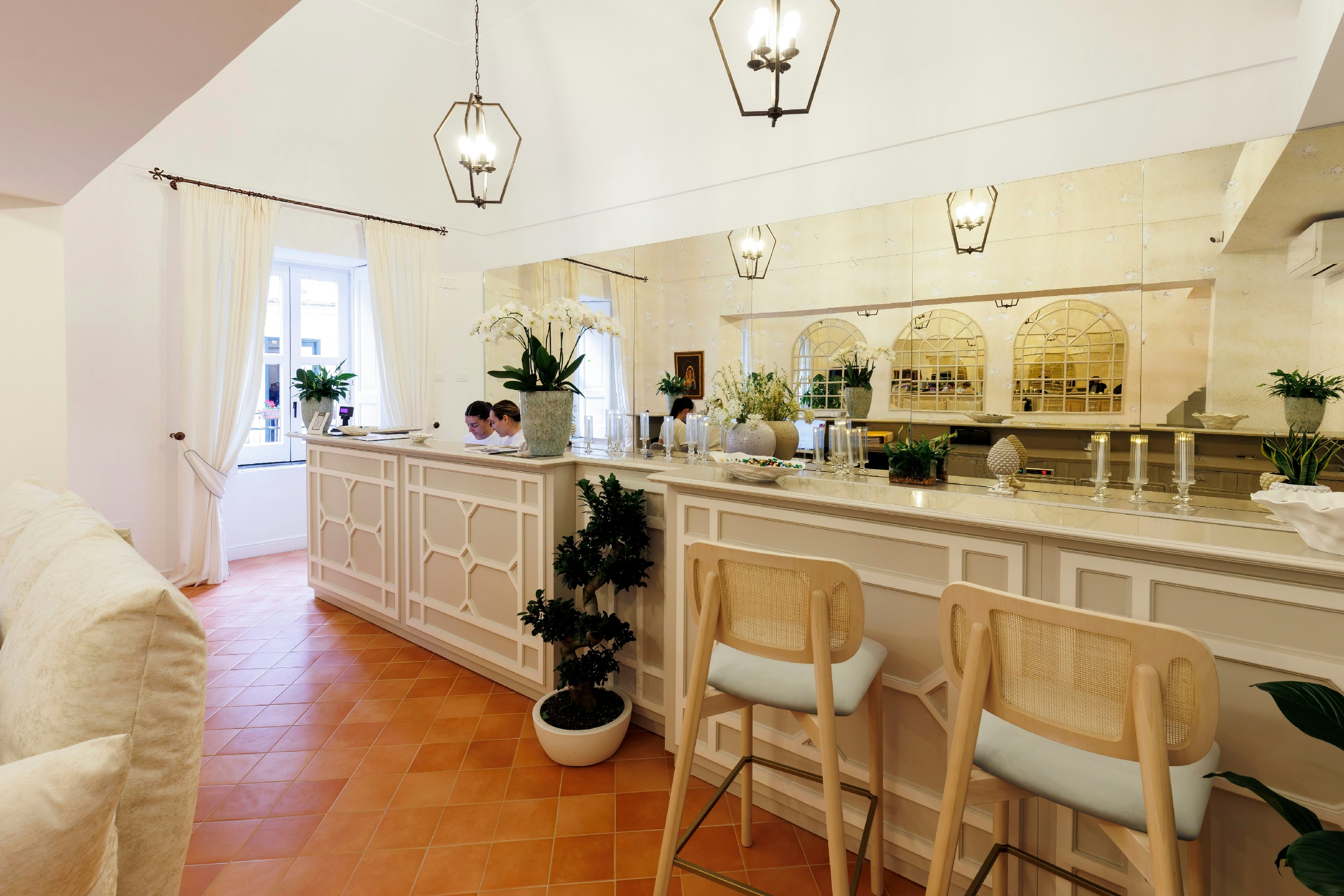 D'Amalfi Hospitality 5/94