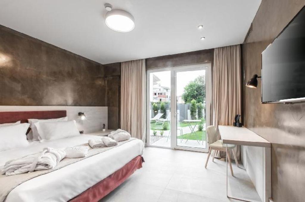 Room, Double Bed, Accessible