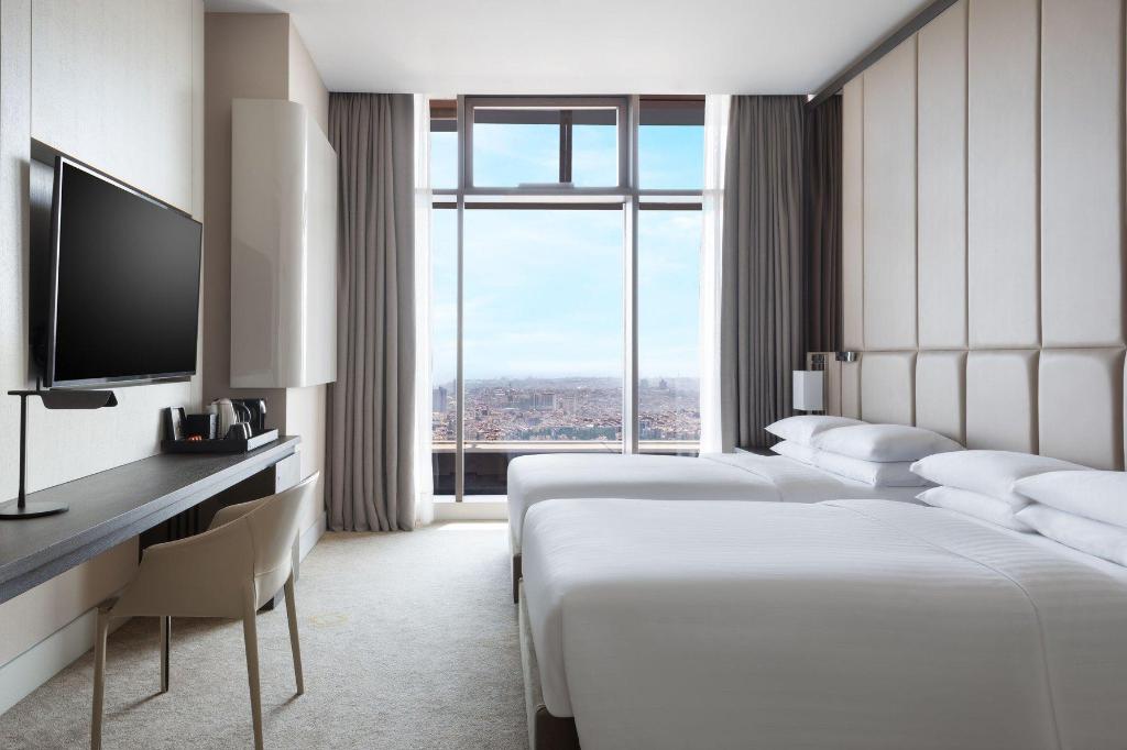 Guest Room, Superior, Executive, 2 Double Beds, Sea View, Executive Lounge Access