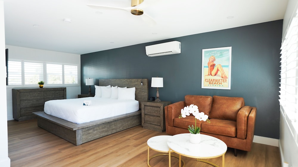 Ivory Sands Beach Suites 18/50